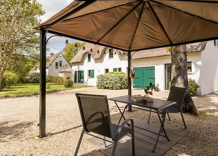 Typique Au Calme Avec Jardin Paysagé Proche Guérande Et La Baule, Wifi Inclus - Fr-1-306-937 Hébergement de vacances